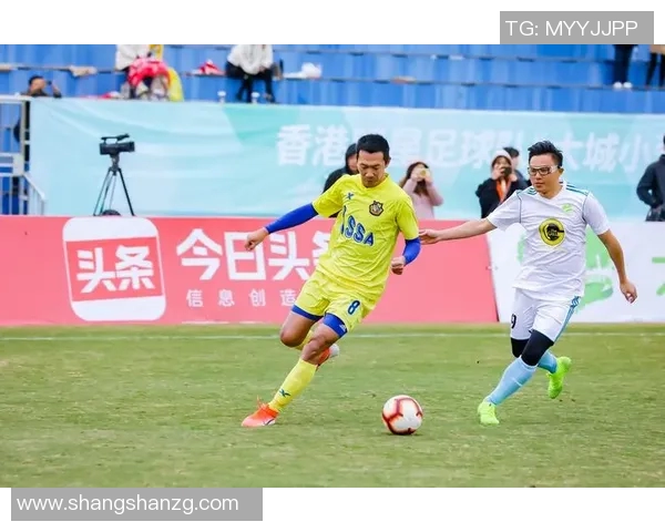 足球明星齐聚一堂西装风采尽显魅力与风格的精彩瞬间