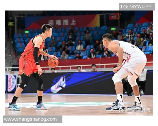 周鹏的篮球之路：从青涩少年到赛场传奇的成长历程与心路历程