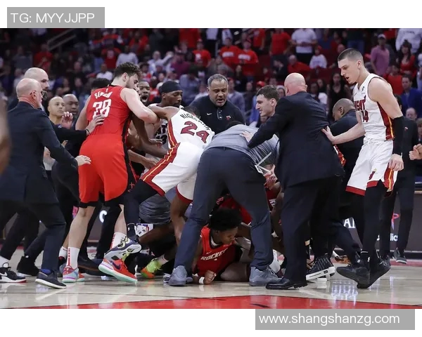 火箭队与尼克斯激战回顾20200225精彩瞬间与球员表现分析